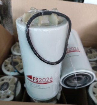 Dongfeng Cummins Fleetguard Diesel Engine Parts Truck Heavy Machinery Fuel Filter Water Separator FS2026